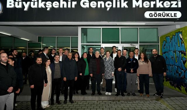 Başkan Bozbey, sahuru gençlerle yaptı
