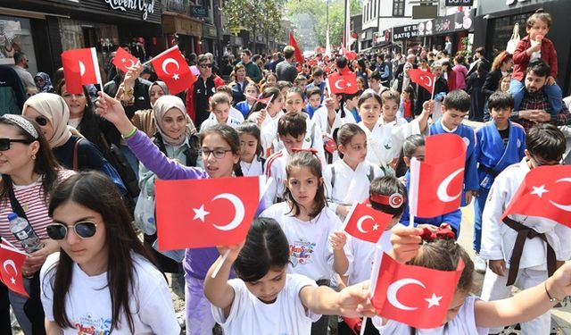 Osmangazi’de 23 Nisan coşkusu caddelere sığmadı