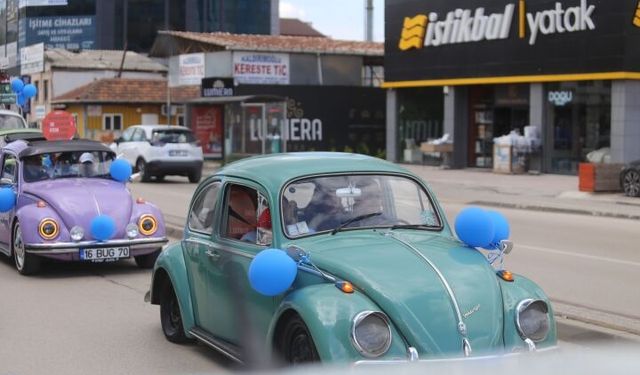 Otizmli çocuklar vosvoslarla şehir turu attı