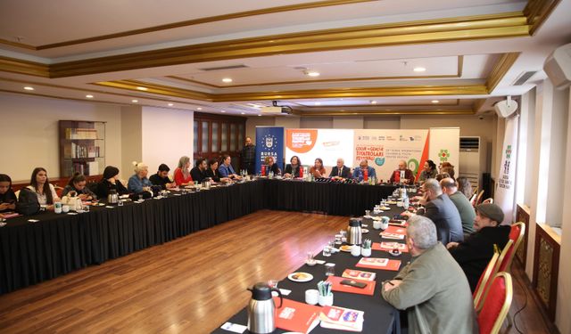 Bursa'da tiyatro şöleni
