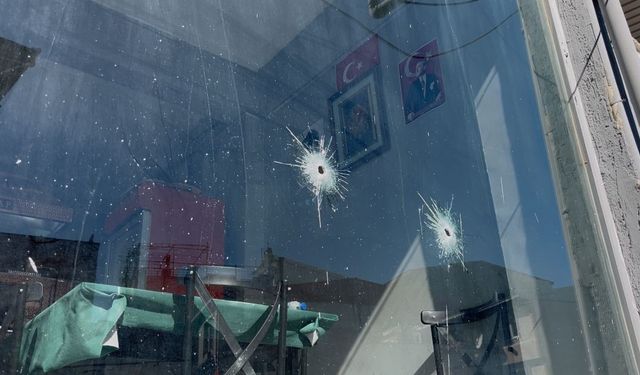 Bursa'da bir şahıs iş yeri kurşunlayıp kaçtı