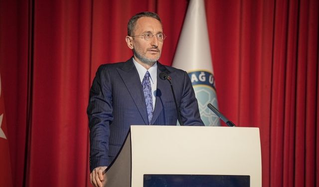 Fahrettin Altun Bursa'da sempozyuma katıldı