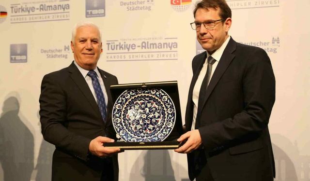 Başkan Bozbey’den uluslararası zirvede personel değişim önergesi