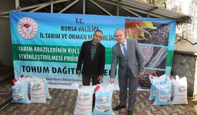 Çiftçilere hibe destekli tohum dağıtıldı