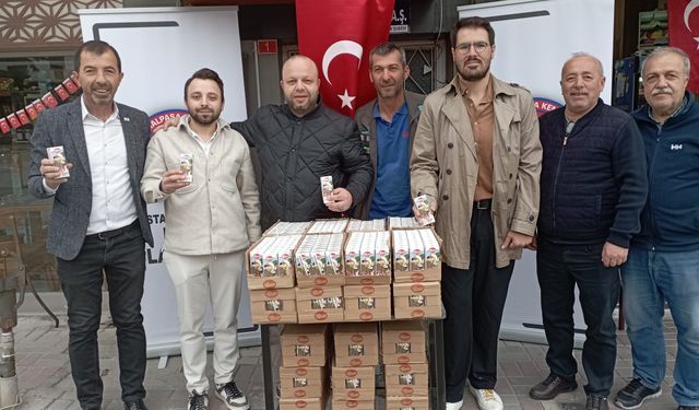 23 Nisan’da 5 bin adet ücretsiz süt dağıtıldı