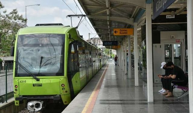 Bursa'da metro seferlerini stajyerler yaptı