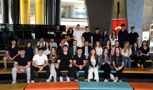 Başkan Aydın örnek liselilerle Osmangazi’de bir araya geldi