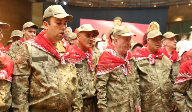 Bursa’da ‘özel askerler’ için kına eğlencesi