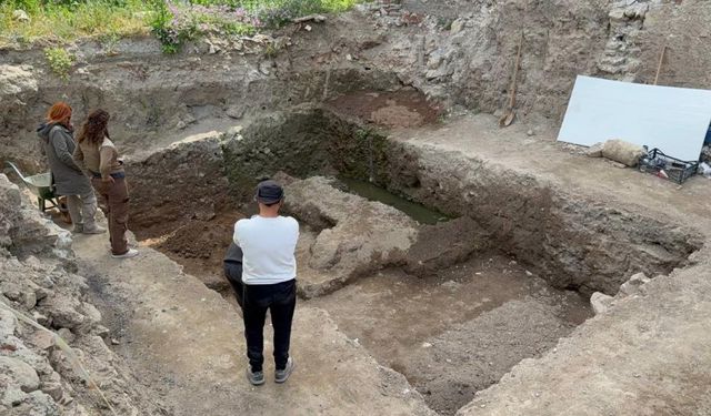 Papa’nın geleceği İznik’te bir evin temelinde Hz. İsa döneminden kaldığı iddia edilen mozaik bulundu