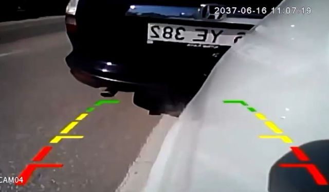 Mudanya Yolu’nda makas dehşeti...İki aracın karıştığı kaza kamerada