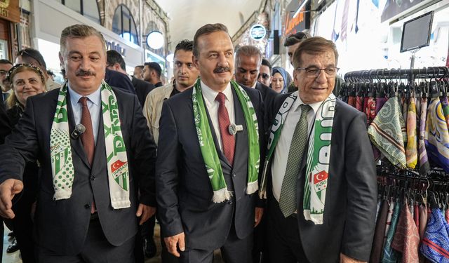 Yavuz Ağıralioğlu: "Bursaspor'u Süper Lig'e, Anahtar Parti'yi iktidara taşıyacağız"