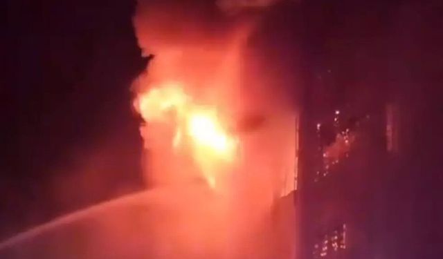 AVM'de yangın: 70 kişi hayatını kaybetti