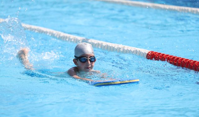 Büyükşehir Yaz Spor Okulları’nda eğitimler başladı