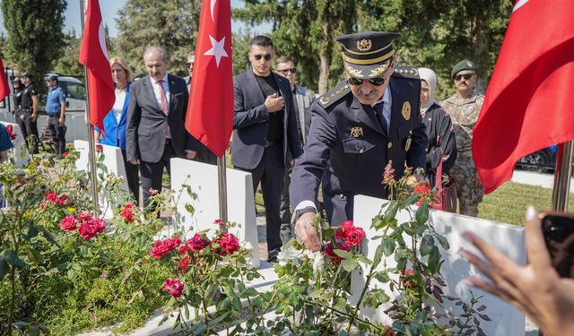 Bursa'da 15 Temmuz anma programları şehitlik ziyaretiyle başladı