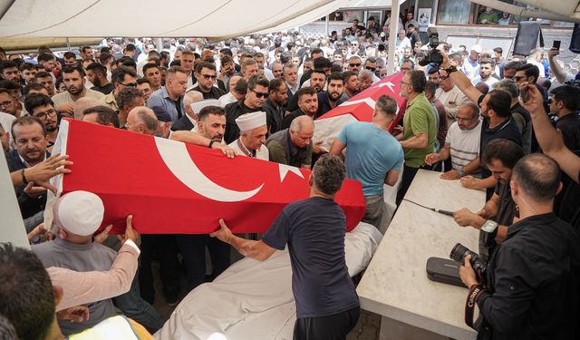 Yangın şehitlerine son veda