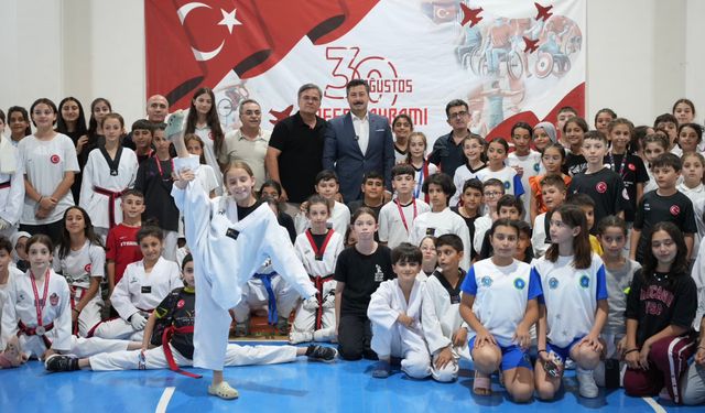 Minikler taekwondo şampiyonası Yenişehir’de yapıldı