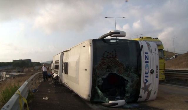 Yolcu otobüsü devrildi: Çok sayıda ölü ve yaralı var