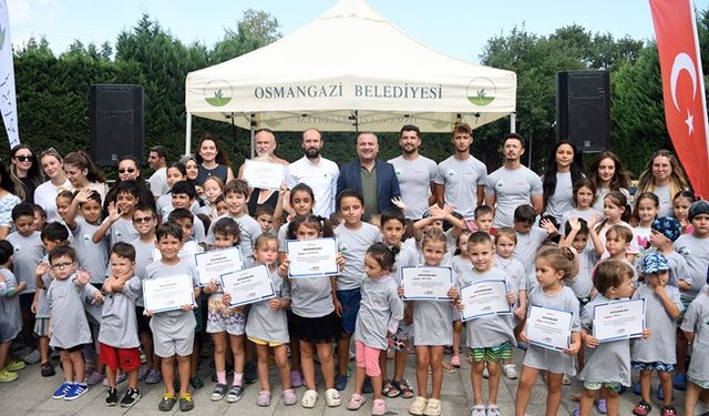Osmangazi binlerce çocuk yüzme öğrendi