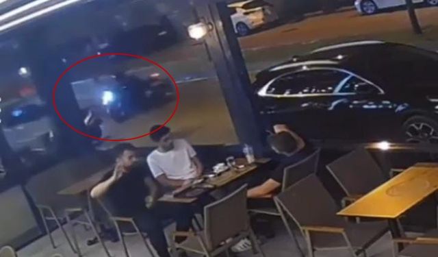 Kontrolden çıkan motosikletin kadın sürücüsü savruldu