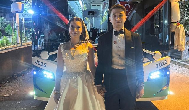 Bursa'da otobüs gelin arabası gibi süslendi