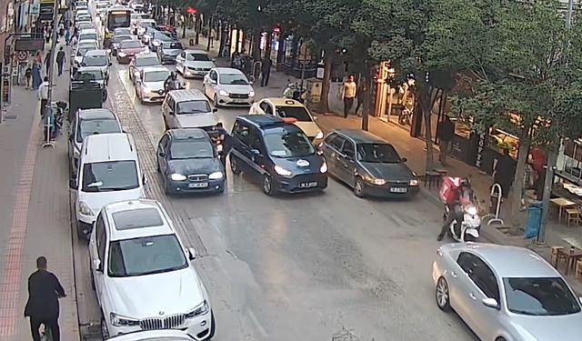 Bursa'da direksiyon başında kalp krizi geçiren sürücüyü zabıtalar kurtardı