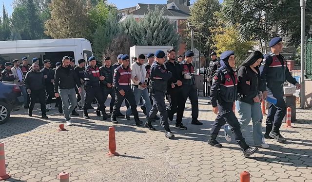 Bursa’da bir kişinin ölümüne 2 kişinin yaralanmasına neden olayda 10 kişi adliyeye sevk edildi