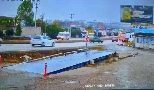 Bursa'da yaşanan kaza güvenlik kamerasında