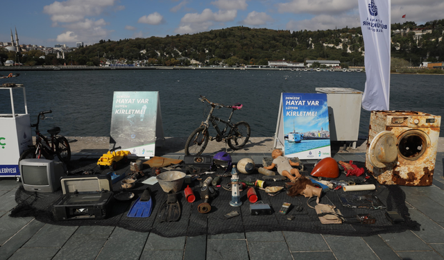 Denizden çıkan atıklar, görenleri hayrete düşürdü