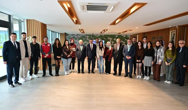 Başkan Yılmaz gençlerle buluştu