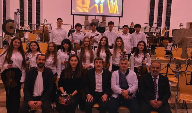 Bursalı öğrenciler, Almanya'da ayakta alkışlandı