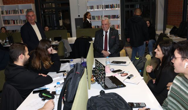 Başkan Şadi Özdemir’den üniversitelilere vize morali