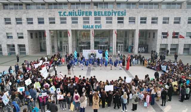 Nilüferli çocuklardan 'gelecek' için anlamlı yürüyüş