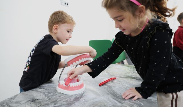 Osmangazi’de minikler sağlıklı gülüşlerin sırrını öğrendi