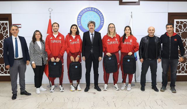 Rektör Yılmaz'dan başarılı sporculara özel tebrik