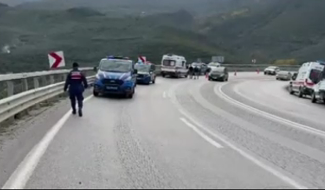 İznik-Yenişehir Yolunda feci kaza: Tır uçurumdan yuvarlandı, 2 ölü