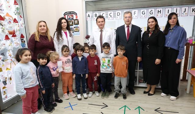 Başkan Erkan Aydın mesleğini çocuklara tanıttı