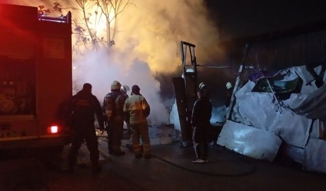 Osmangazi'de gece saatlerinde yangın paniği: 1 yaralı