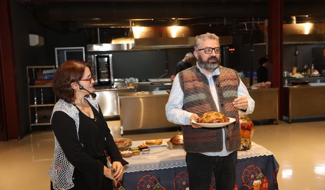 Nilüfer'de yeni yılın kokusu, lezzeti ve müziği konuşuldu