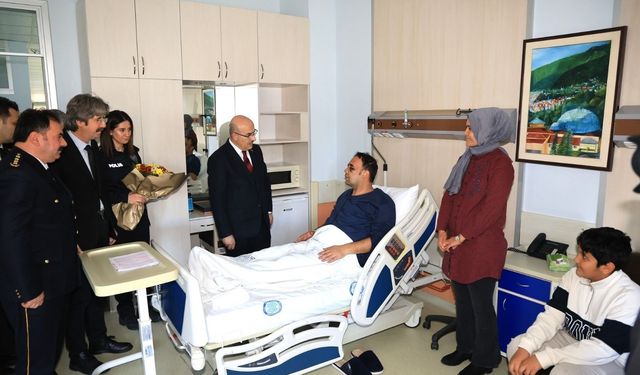 Emniyet Genel Müdürü Demirtaş, Yalova’daki çatışmada yaralanan polisi ziyaret etti