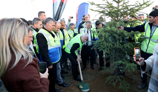 Yeşil Bursa Hedefiyle 15 Bin Fidan Toprakla Buluştu