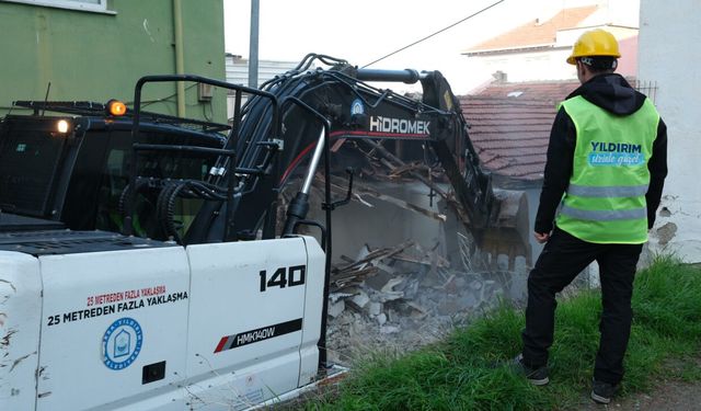 Bursa’da metruk yapıya geçit yok! 24 bina yıkıldı…