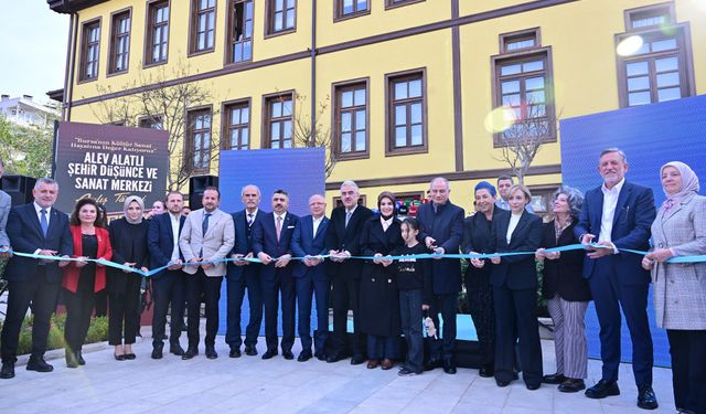 Alev Alatlı Şehir Düşünce ve Sanat Merkezi açıldı