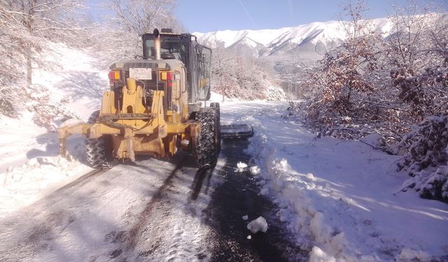 Büyükşehir ekiplerinden kar mesaisi
