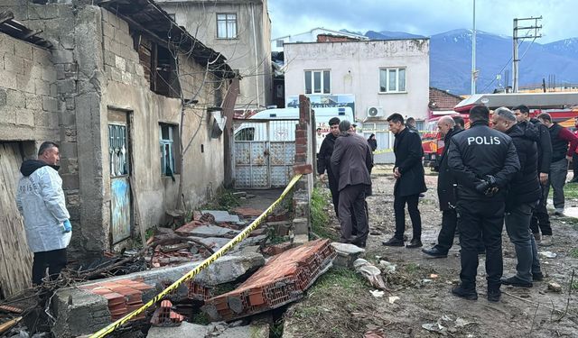 Bursa’da lodos can aldı:Yıkılan duvarın altında kalan genç hayatını kaybetti