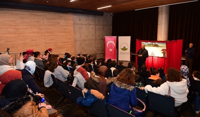 Geleneksel Karagöz Oyunu Osmangazi'de Çocuklarla Hayat Buldu