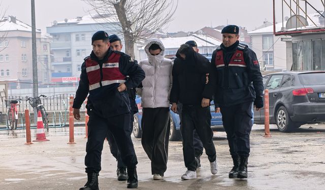 İnegöl'de internet kablolarını çalan 2 şüpheli tutuklandı