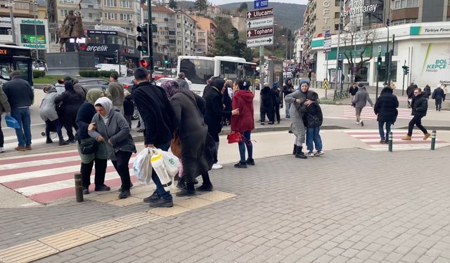 Bursa'da kuvvetli rüzgâr etkisini artırdı