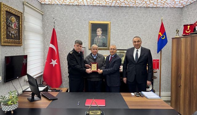 Bursa'da bir çiftçi 70 milyonluk mal varlığını jandarmaya bağışladı