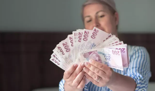 Düşük aylık alan emeklilere yeni maaş geliyor
