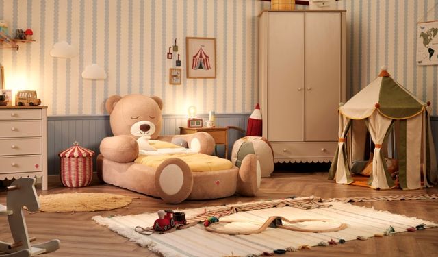 Çilek’ten Kendi Yatağına Geçiş Sürecini Destekleyen Yeni Uyku Arkadaşı: Teddy Ayıcık Karyola